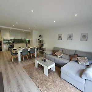https://moderno-duplex-reformado.topcostabravahotels.com